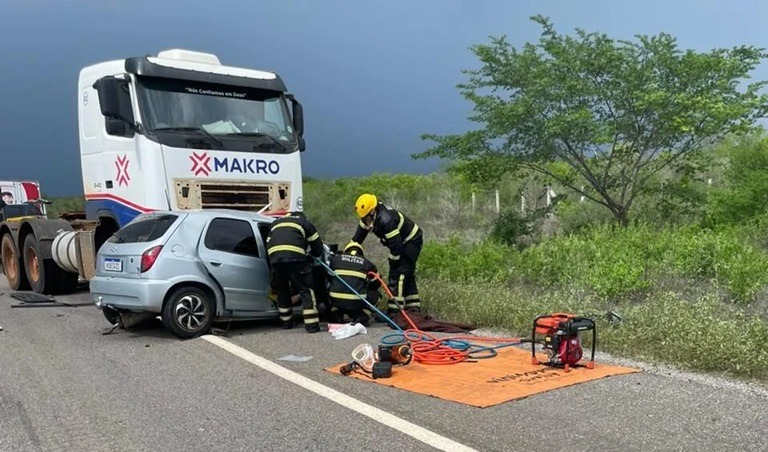 Acidente na BR-110 deixa três mortos da mesma família no RN