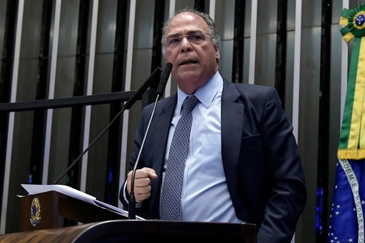 Ex-senador e filho são alvos da PF por desvio de emendas parlamentares