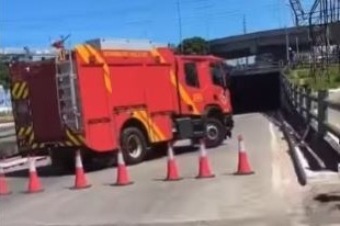 Viaduto do Igapó é interditado pelo Corpo de Bombeiros e causa trânsito na Zona Norte de Natal