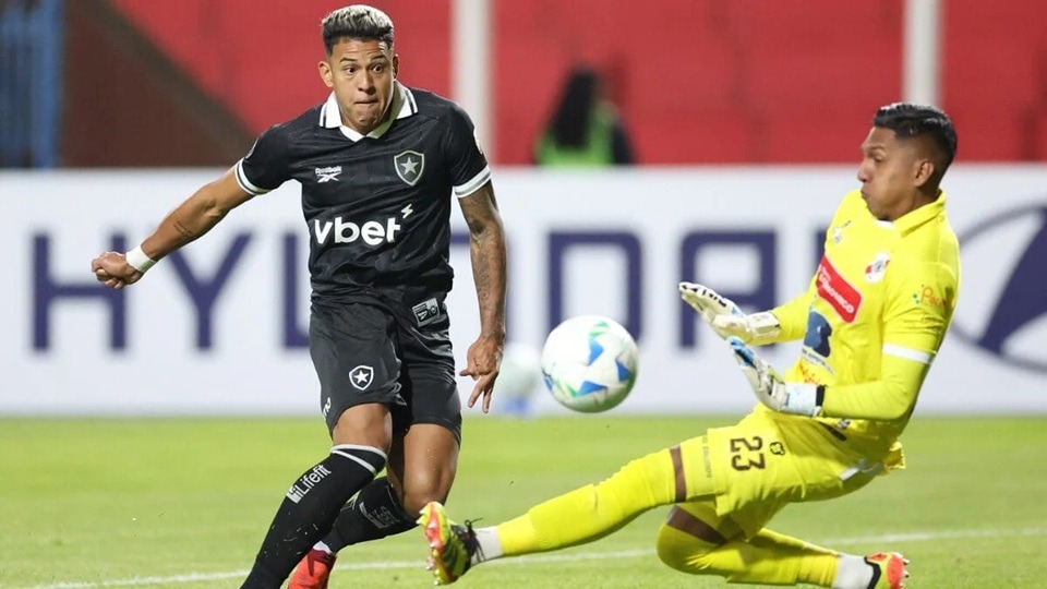 Botafogo vence o Nacional Potosí e avança na pré-Libertadores; veja os gols