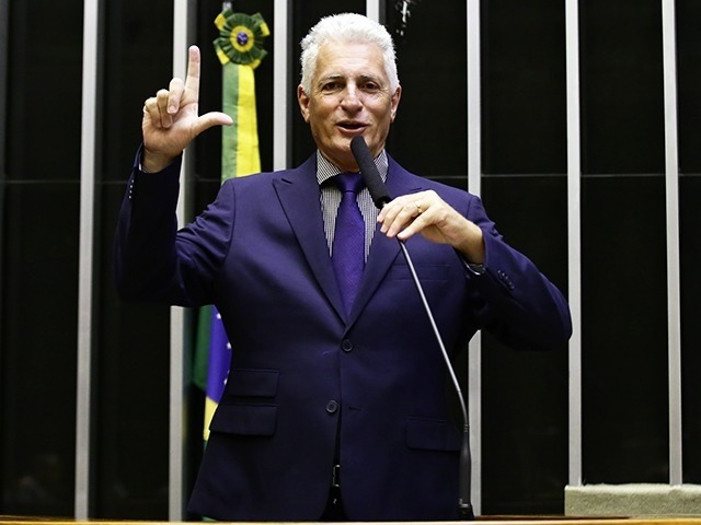 Briga na CPMI do INSS: Deputado do PT dá soco na cara de colega e admite