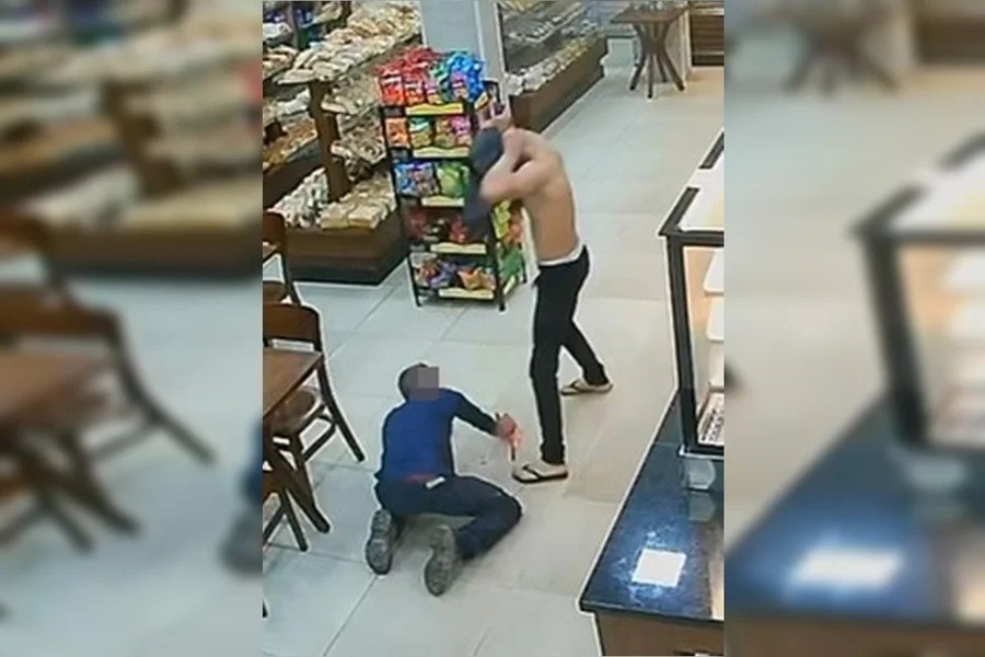 Câmera flagra agressão brutal de homem espancado em padaria