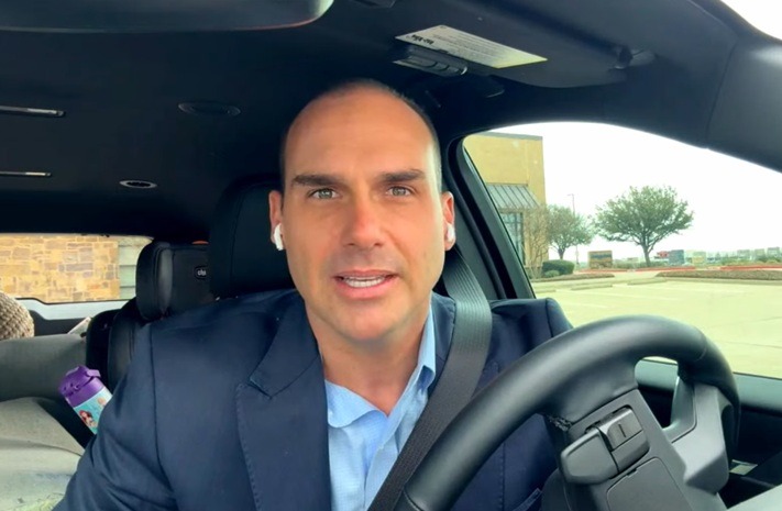 VÍDEO: Dos EUA, Eduardo Bolsonaro participa de ato na Paulista e defende anistia