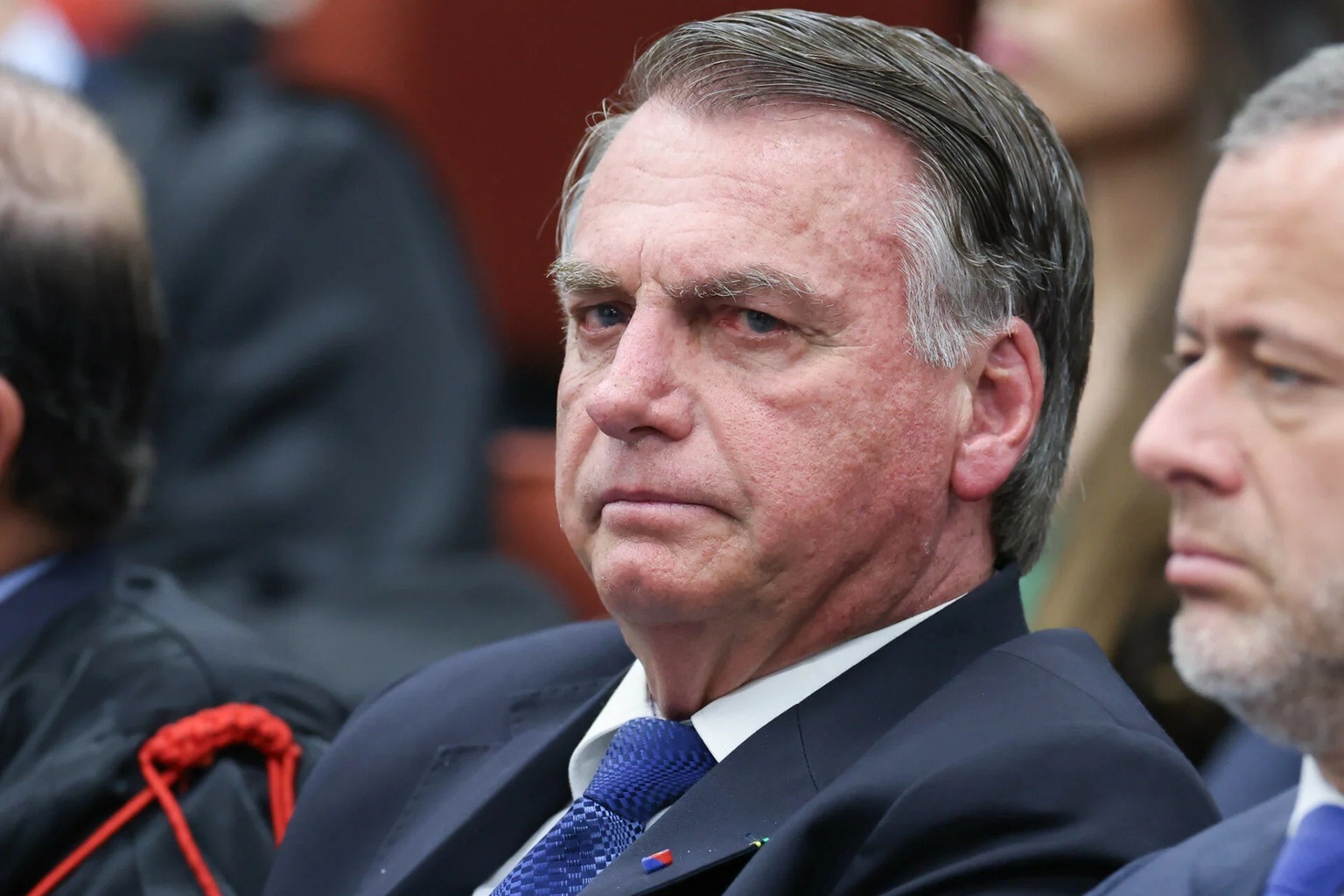 Bolsonaro recebeu 144 atendimentos médicos em 39 dias, segundo relatório da Papudinha