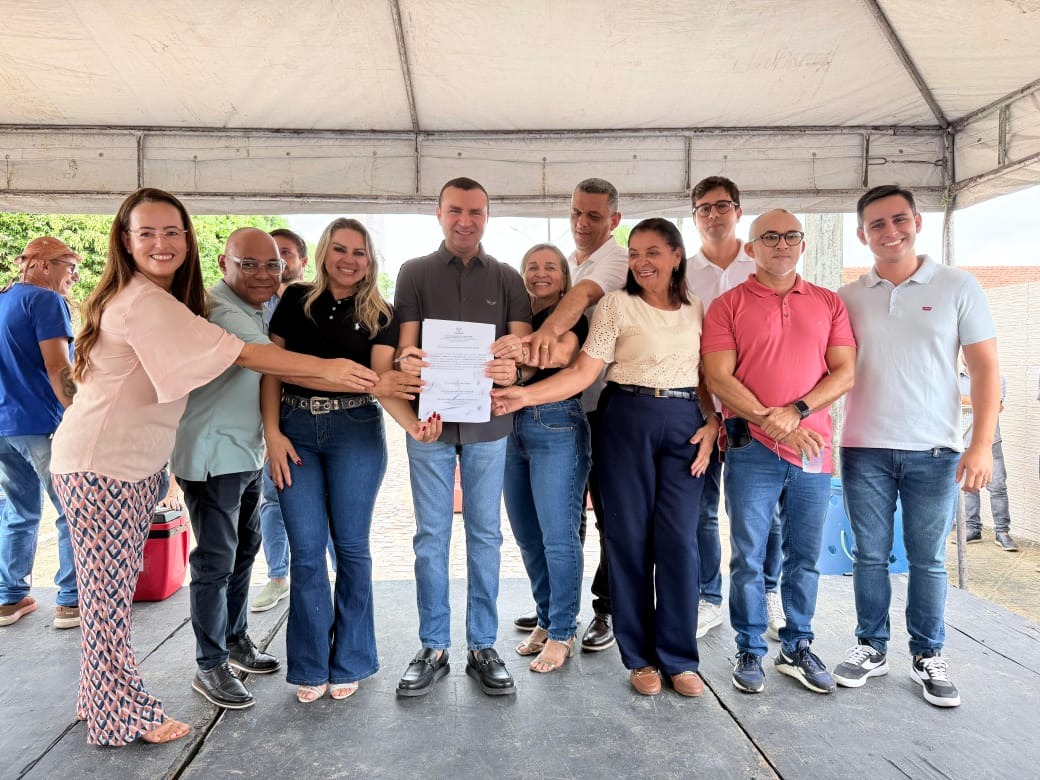 Prefeito Emídio Jr. assina ordem de serviço para construção de complexo esportivo na Vila São José