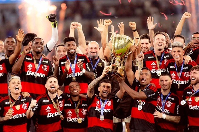 Rossi brilha nos pênaltis, Flamengo bate Fluminense e conquista Carioca pela 40ª vez; veja lances