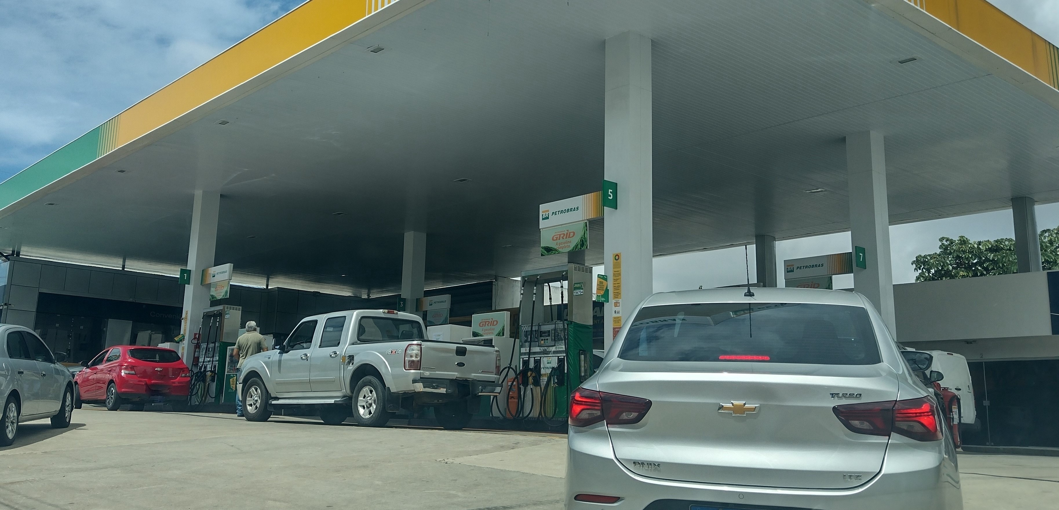 Procon Natal realiza pesquisa de preço de combustivel em natal e identifica aumento de 6,27%