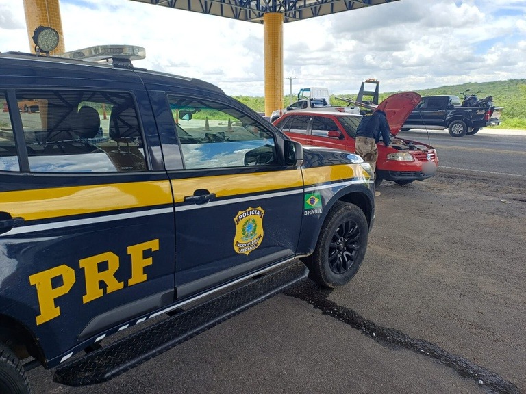 PRF recupera veículo furtado há quase 20 anos e apreende duas motos adulteradas no RN