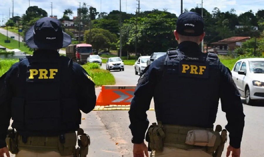 Homem morre e criança fica gravemente ferida em acidente na BR-406