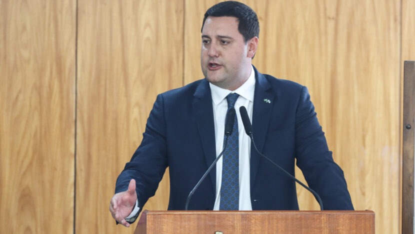 Ratinho Júnior desiste de concorrer à Presidência da República