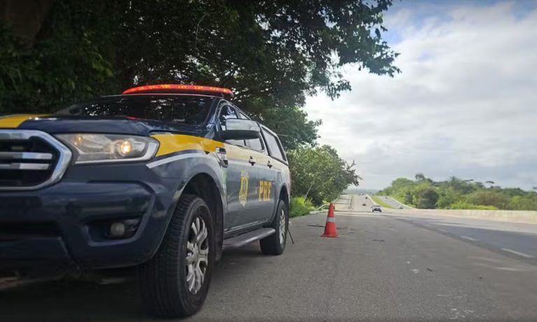 Acidente envolvendo carreta, caminhonete e moto deixa um morto na BR-304, na Grande Natal