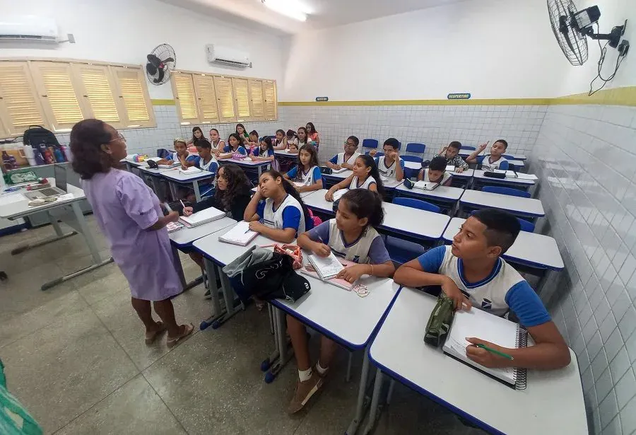 Prefeitura de Natal sanciona reajuste de 5,4% para professores da rede municipal
