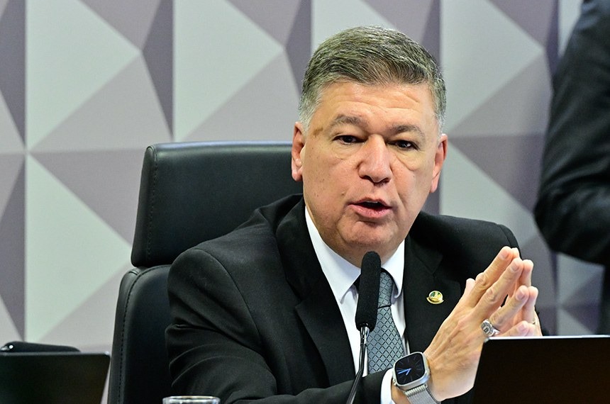 Senador Carlos Viana prorroga trabalhos da CPMI do INSS 
