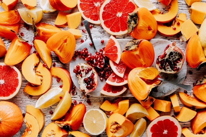 Conheça a fruta popular que ajuda o intestino e prolonga a saciedade