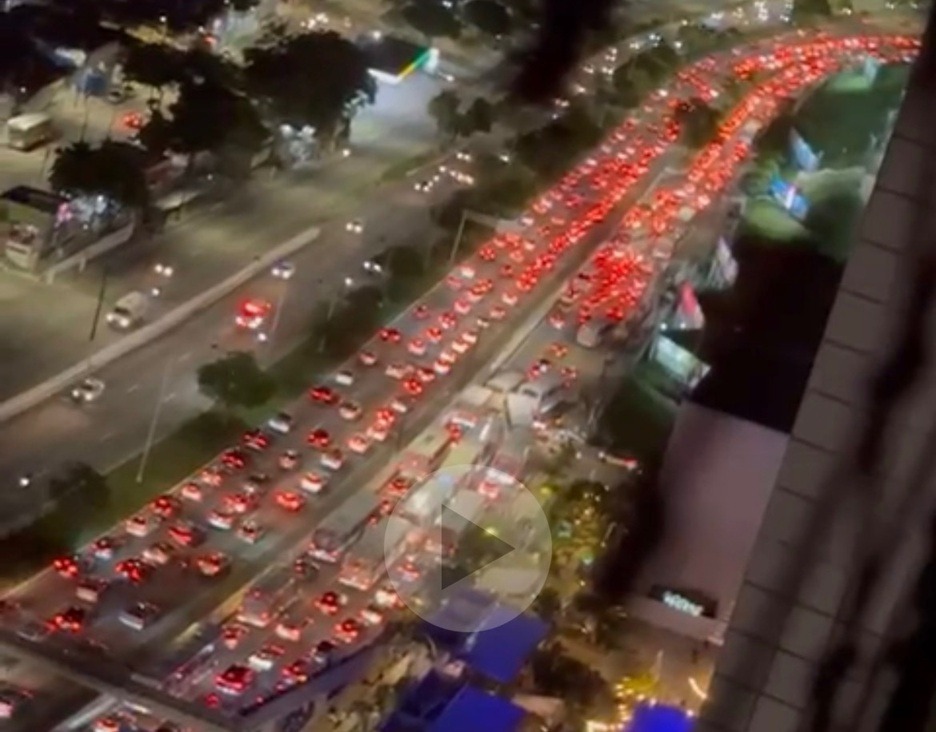 VÍDEO: Motociclistas protestam após morte de motoentregador e bloqueiam vias de Natal