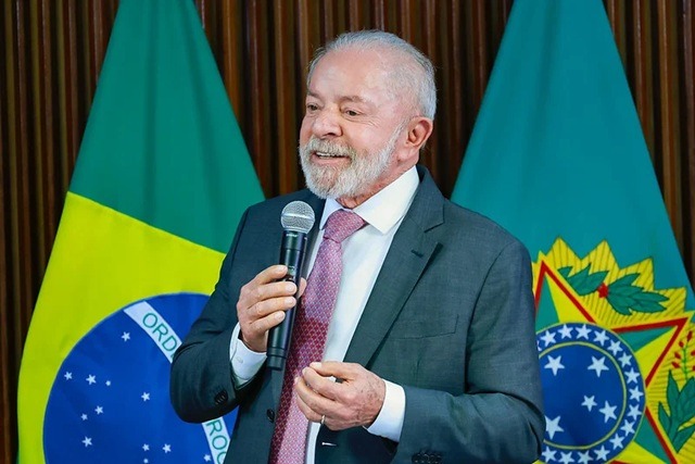 Presidente do PT confirma que Lula será candidato à reeleição
