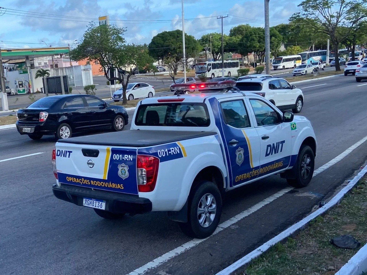 DNIT promete reparos após mulher cair de passarela em Parnamirim