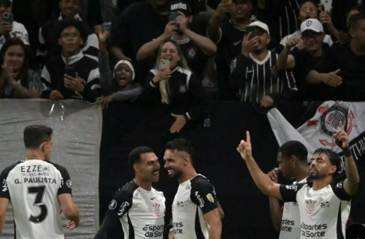 Corinthians vence Santa Fé na Libertadores e encerra jejum em casa; veja lances da partida