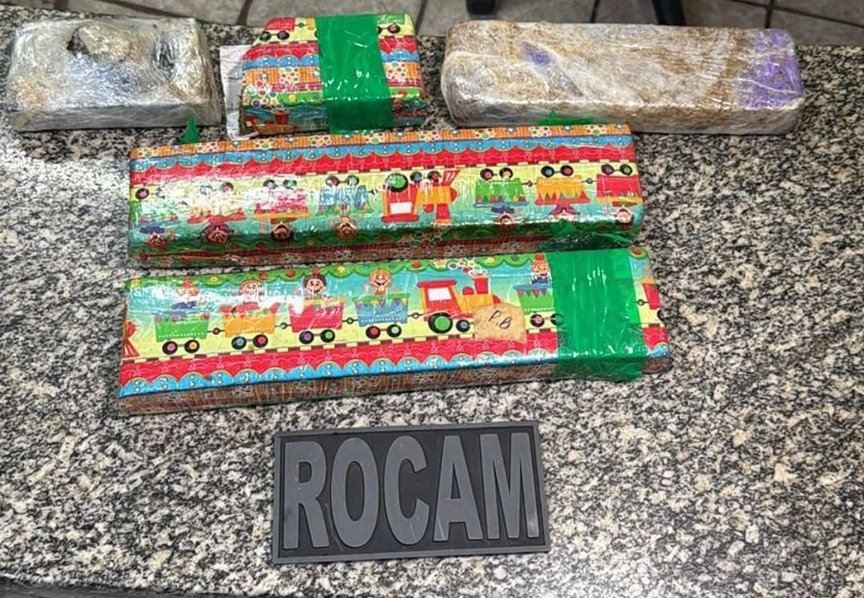 Embrulhadas para presente: polícia descobre drogas escondidas em Mossoró