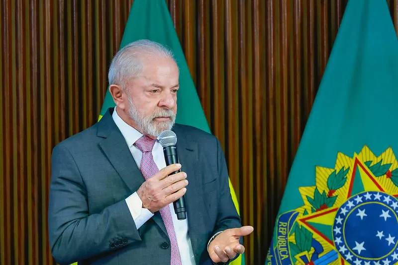 Governo Lula projeta superávit de R$ 8 bi em 2027, mas dívida deve chegar a 86% do PIB