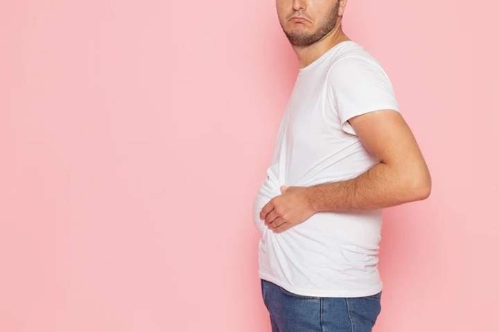 Barriga inchada: os vilões da dieta e os hábitos que geram desconforto