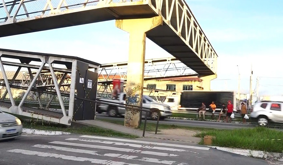 DNIT interdita passarela na BR-101 após queda de mulher em Parnamirim