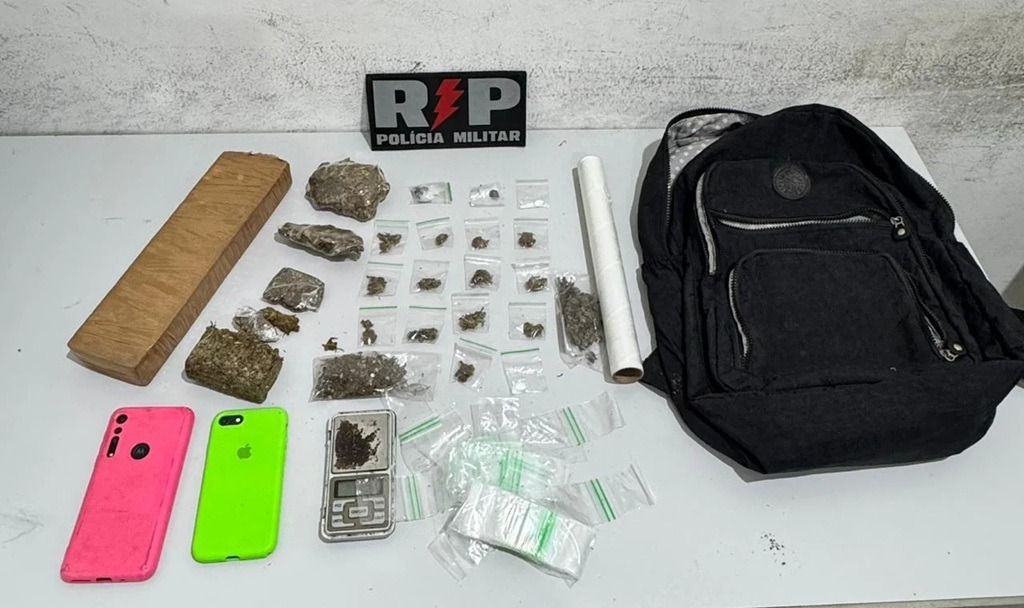 Polícia apreende drogas e desarticula possível ponto de tráfico na zona Norte de Natal