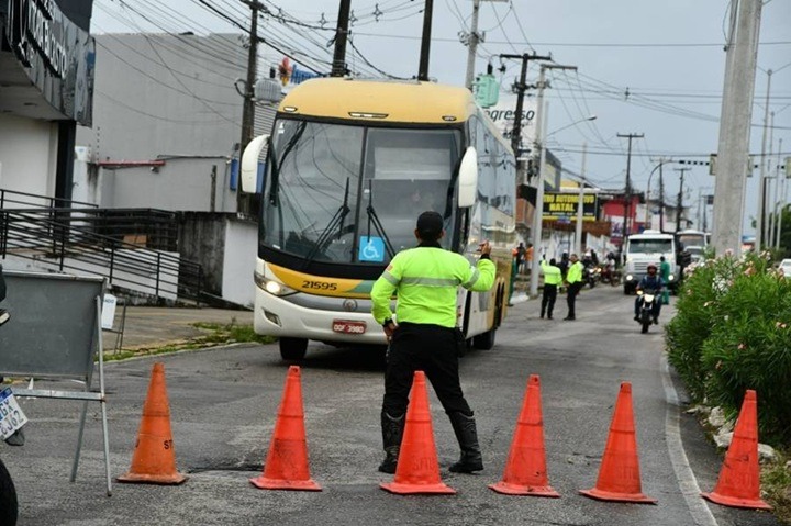 Obra de drenagem na João Medeiros Filho deve ser concluída até sexta-feira