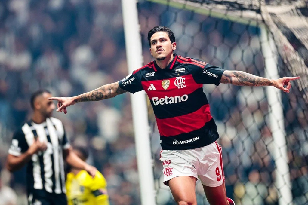 Flamengo goleia Atlético-MG e segue na caça ao Palmeiras; veja resultados e classificação do Brasileirão