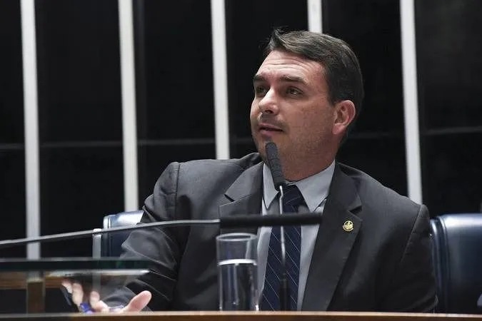 Flávio diz que agro “não é vilão” e que é “insanidade pisar no setor”