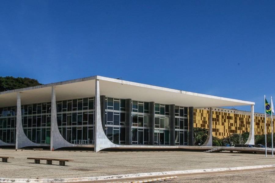 Juízes pedem adiamento de decisão do STF que limitou penduricalhos; entenda