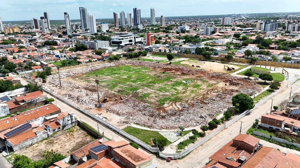 Demolição do antigo Estádio Nogueirão é concluída em Mossoró
