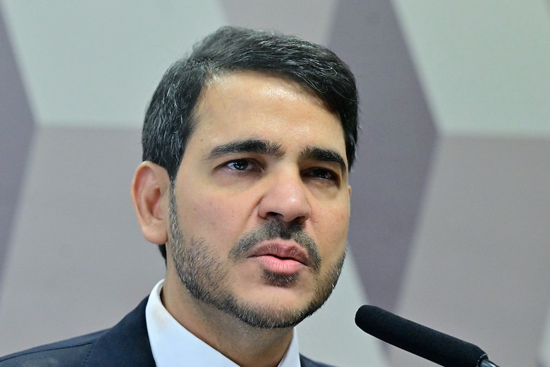 Messias diz que é evangélico, contra aborto e defende Estado laico na sabatina para STF