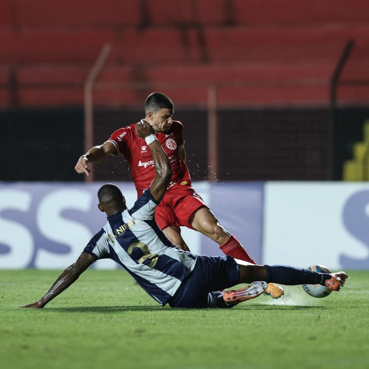 América joga mal, perde para o Retrô e dá adeus à Copa do Nordeste; veja os gols