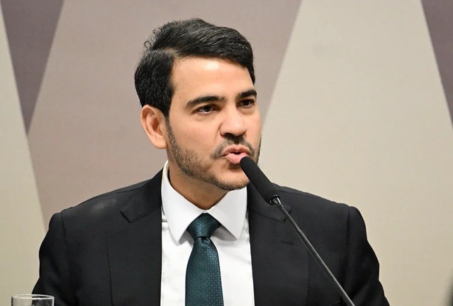 Messias diz a Lula que deixará AGU após ter indicação ao STF rejeitada no Senado