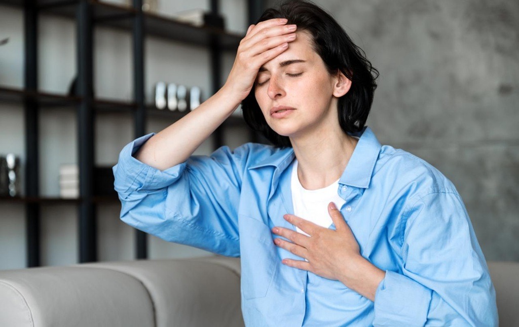 Infarto em mulheres nem sempre causa dor no peito; veja os sinais