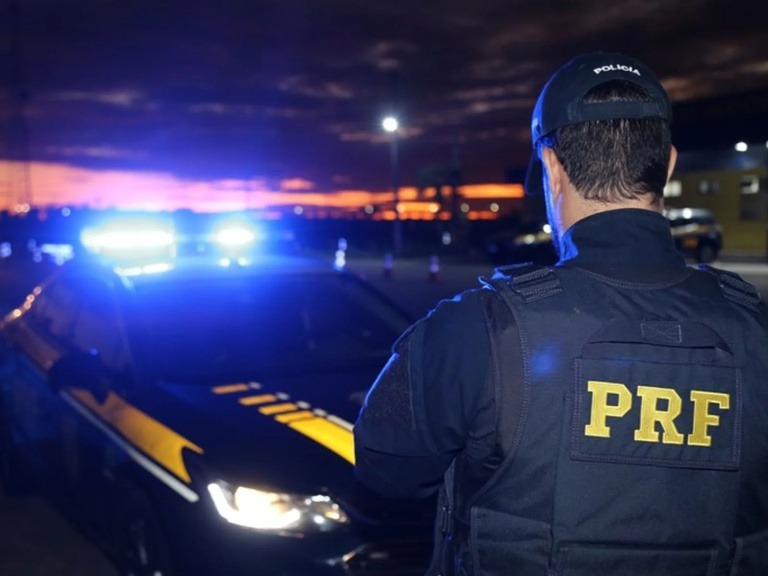 PRF prende dupla com cigarros eletrônicos contrabandeados na Grande Natal