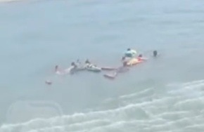 VÍDEO: Família é salva de afogamento em Genipabu com ajuda de helicóptero