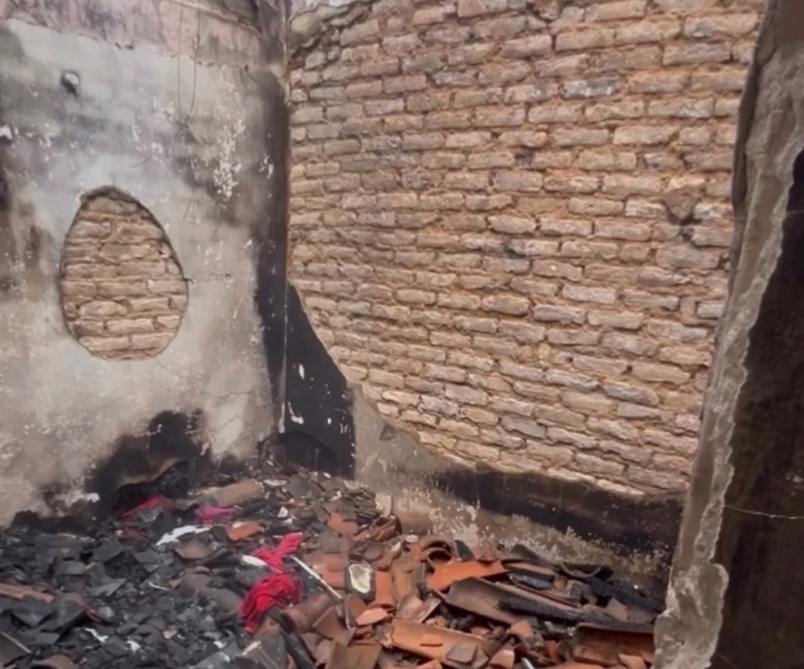 VÍDEO: Mulher perde tudo em incêndio que teria sido provocado por ex-companheiro após discussão no RN