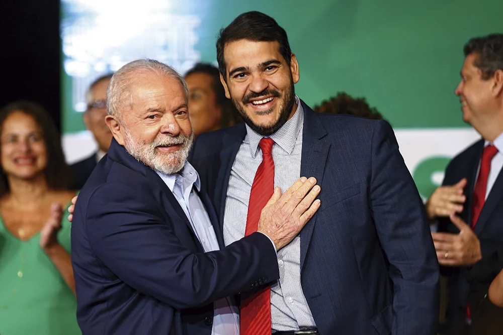 Lula diz a aliados que não aceitou derrota e insistirá em Messias no STF