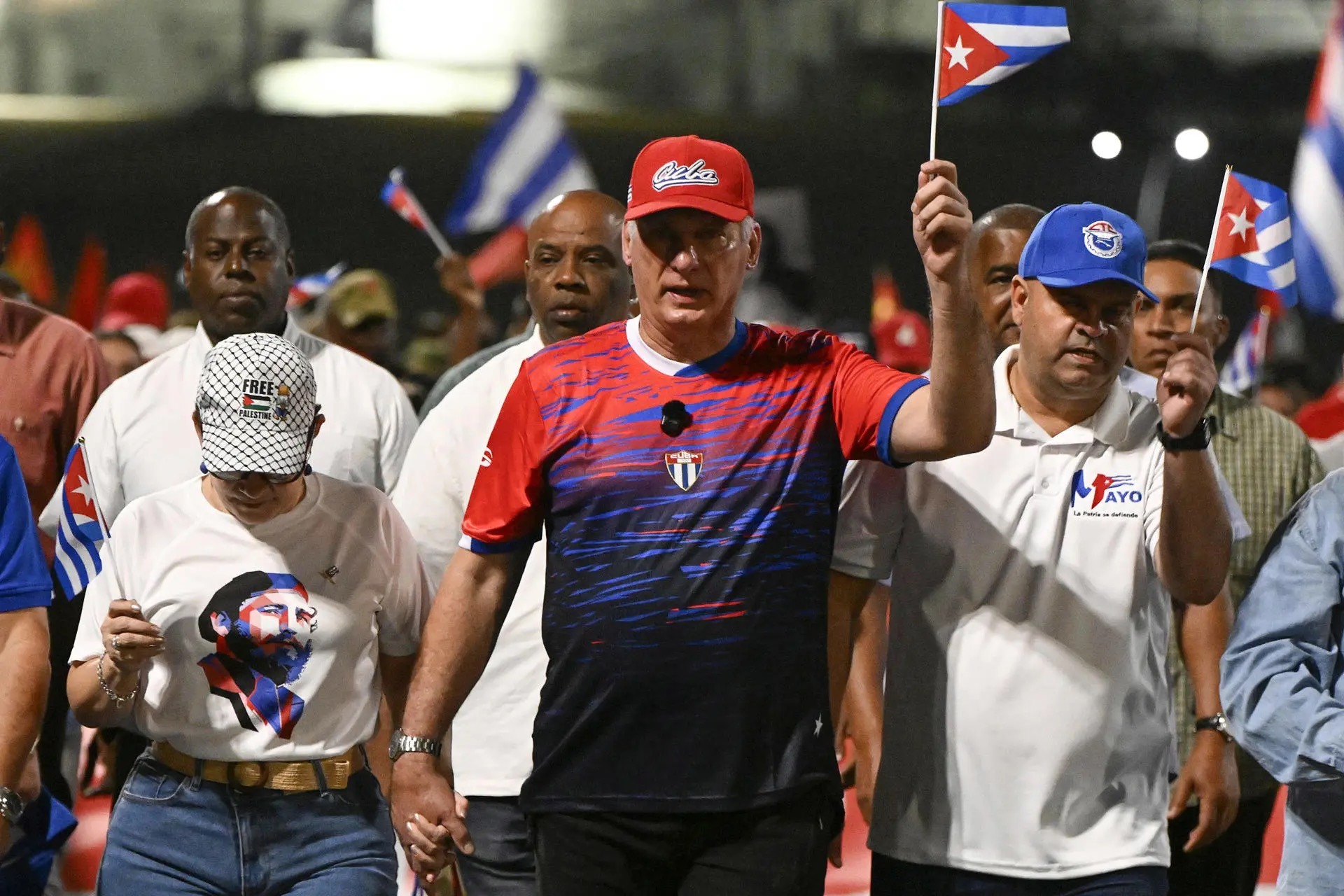 Cuba promete “banho de sangue” caso EUA ataquem a ilha