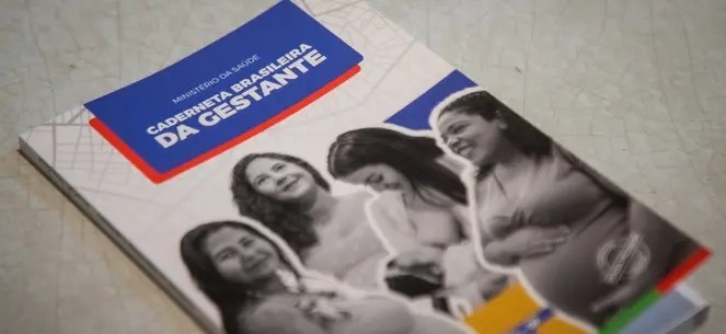Caderneta da Gestante do governo Lula sugere aborto e cita “pessoas que gestam”