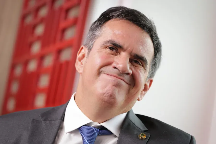 PF investiga repasse de R$ 14 milhões da Refit a empresa de Ciro