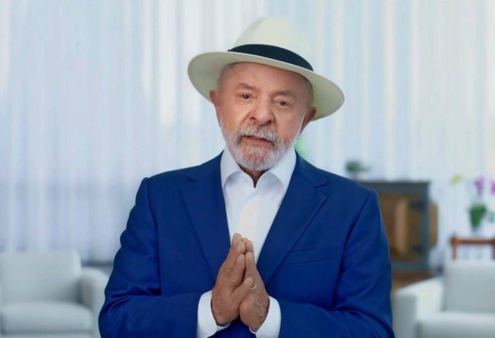 Lula inicia radioterapia após retirada de lesão na cabeça