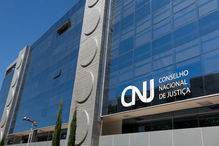 CNJ aprova contracheque único de juízes para coibir penduricalhos