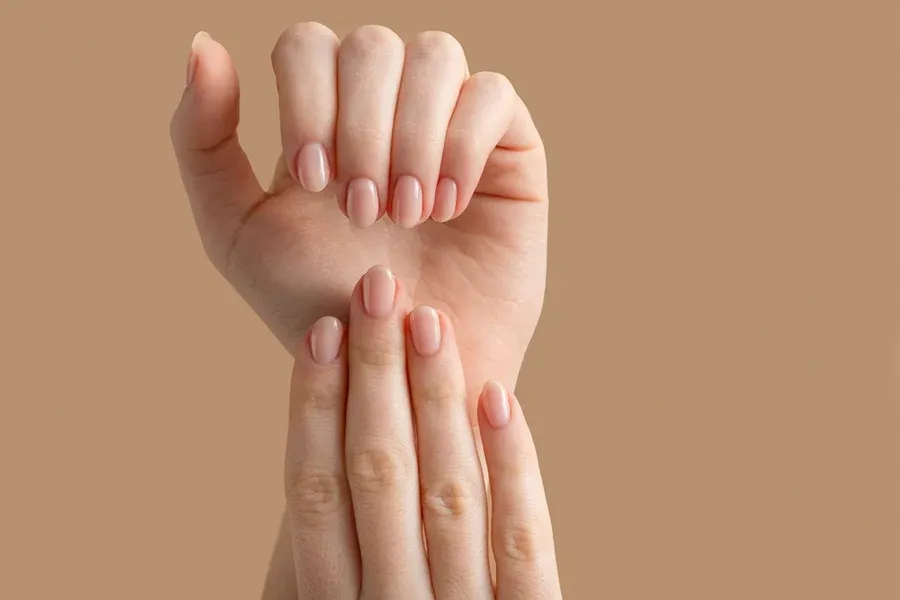 Os riscos de tirar as cutículas das unhas toda semana