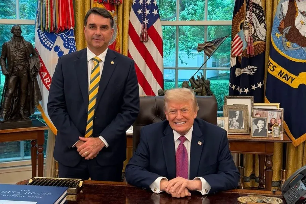 Flávio diz que não pediu apoio eleitoral a Trump: “Fui defender bandeiras”