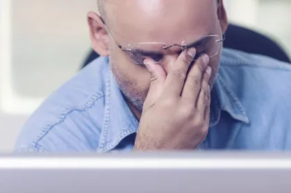 Cerca de 72% dos brasileiros trabalham em modo de sobrevivência, diz estudo