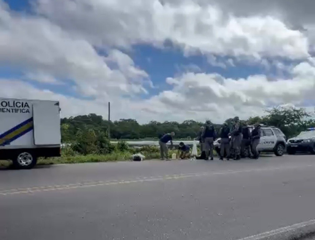 Corpo carbonizado é encontrado às margens da BR-226, em Natal