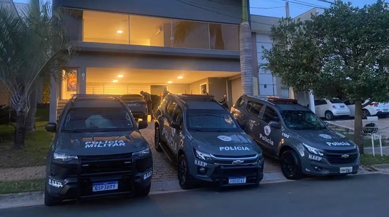  Chefe de investigação da polícia e ex-estagiário do MP são presos suspeitos de atuar em plano do PCC para matar...